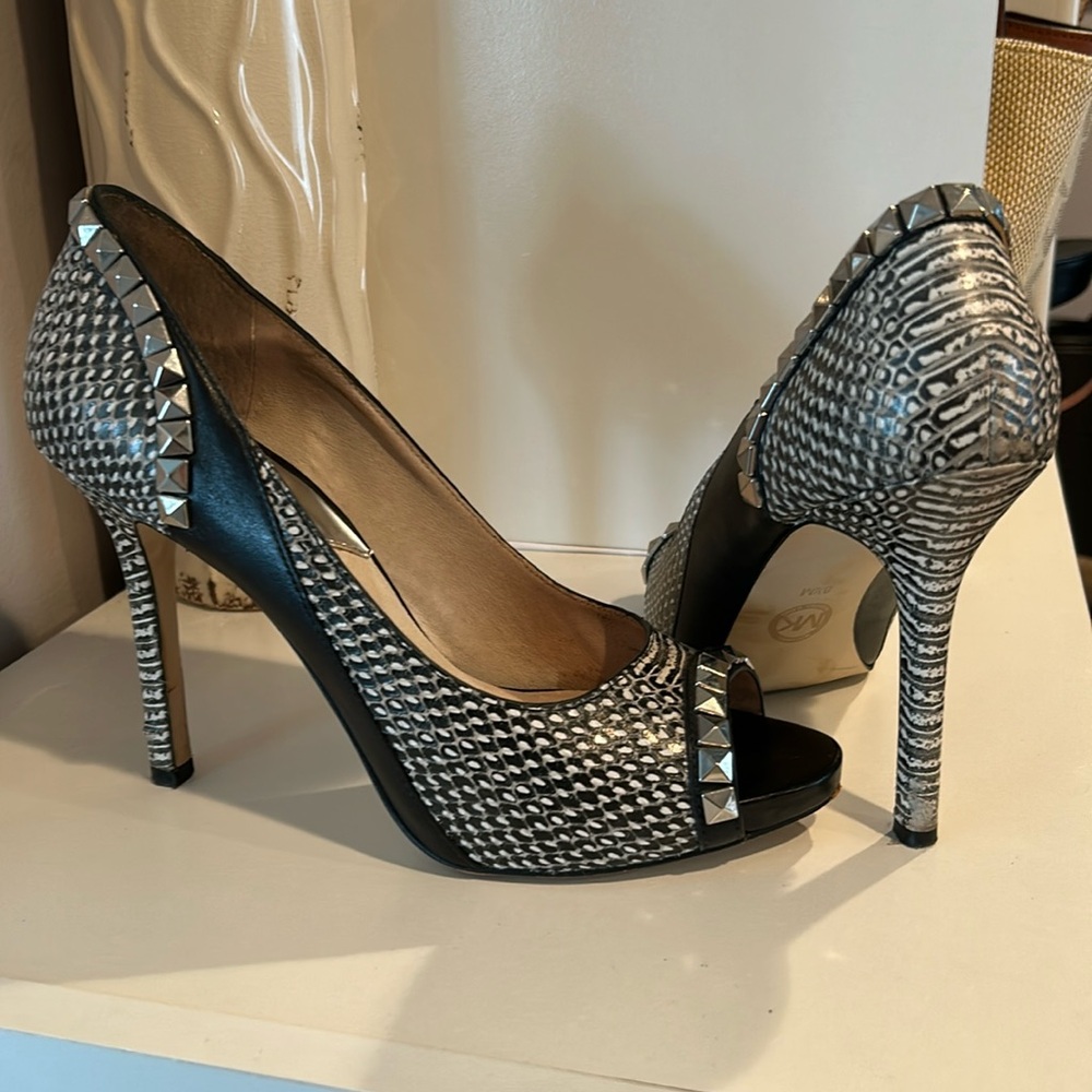 Michael Kors size 8.5